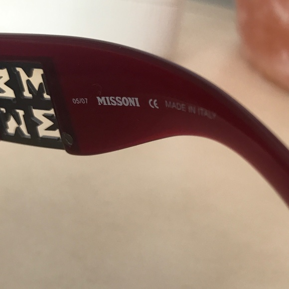 Missoni Burgundy wrap around sun glasses - Picture 3 of 4